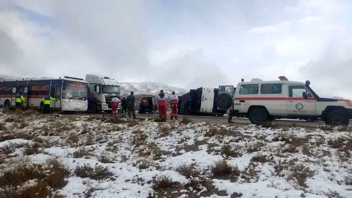 واژگونی اتوبوس تیم واترپلوی دختران، 2 کشته برجای گذاشت

