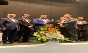 تجلیل از جوان اهوازی در همایش نخبگان کشور 