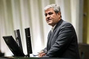 تاجگردون: مسئولیت تصمیمات ارزی دولت فقط به گردن بانک مرکزی نیست