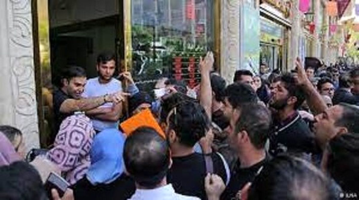 در بازار دلار سهمیهای چه خبر است؟/ شرایط جدید خرید ارز سهمیه ای