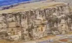 تصاویری از داخل مجموعه آرامگاهی داریوش دوم در مجموعه نقش رستم