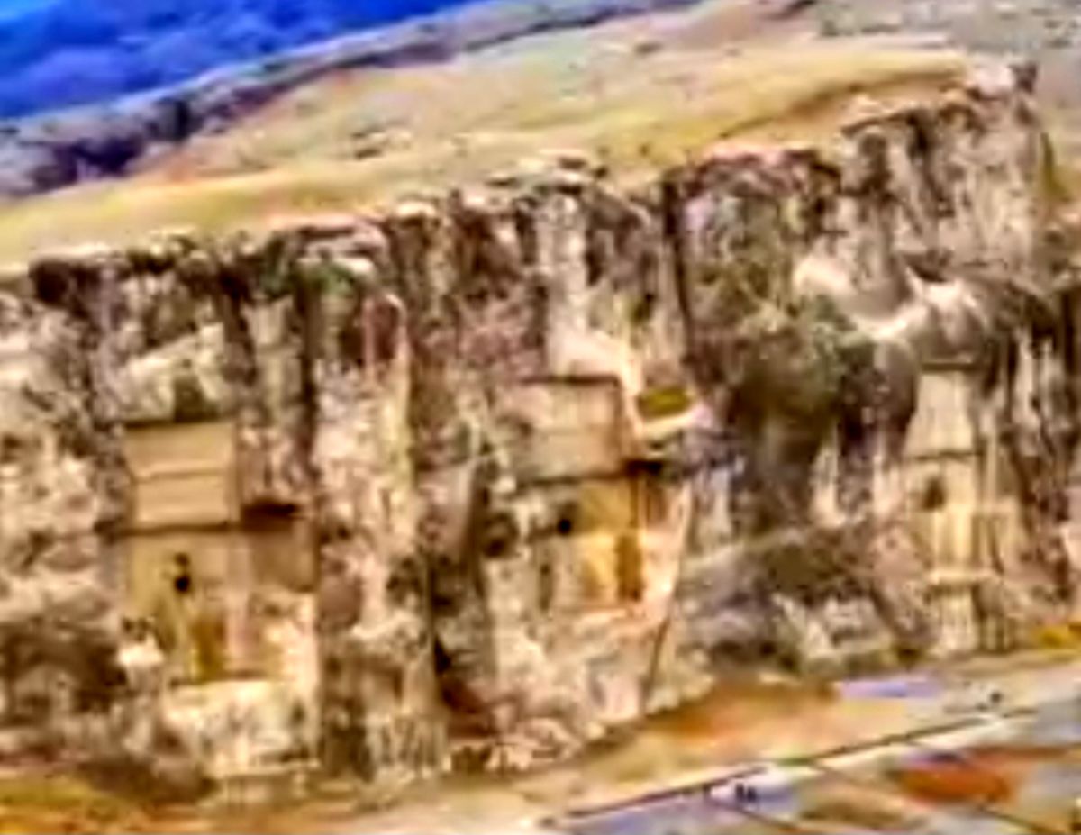 تصاویری از داخل مجموعه آرامگاهی داریوش دوم در مجموعه نقش رستم