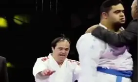 تقسیم شادی قهرمانی با رقیب به سبک فرزاد صفوی /ویدئو