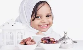 رفتار درست با کودکی که می‌خواهد روزه بگیرد