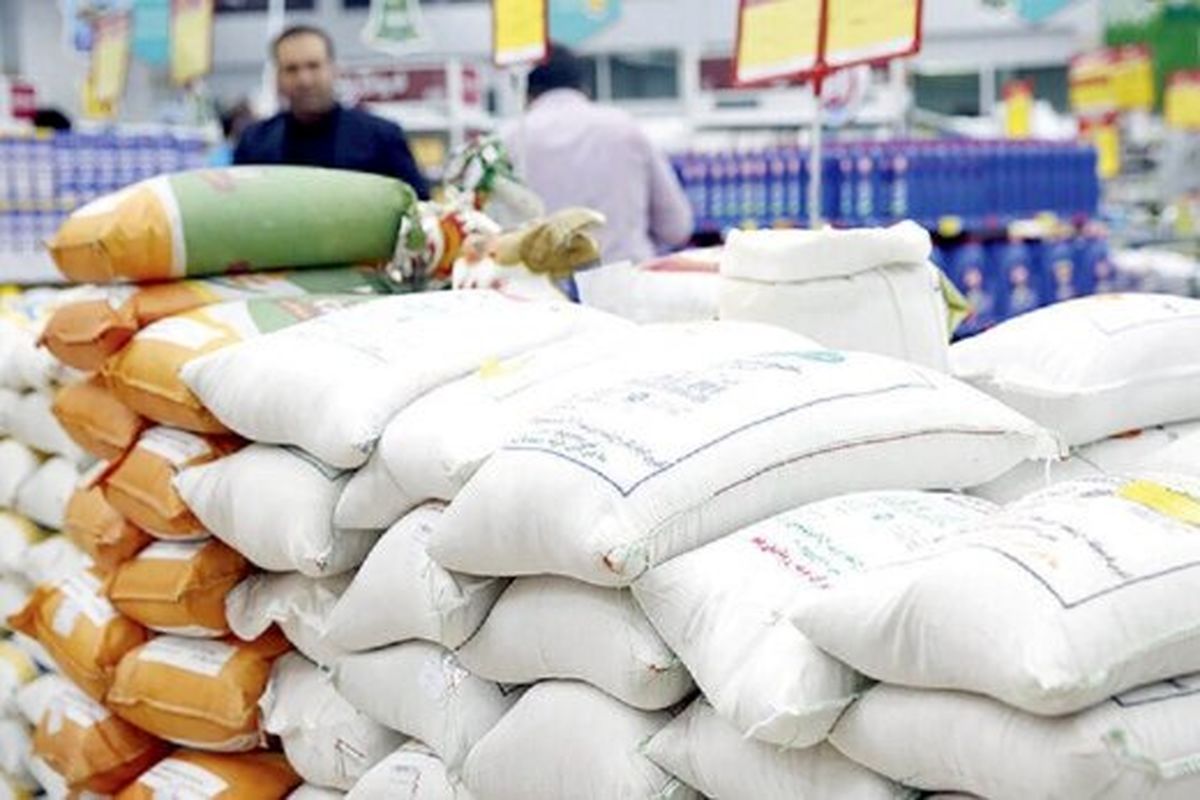 برنج سال گذشته در انبارها باقی مانده است، اما واردات انجام می‌شود