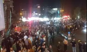 آتش‌سوزی در پاساژی در تهرانپارس؛ بیش از ۱۰۰ نفر از ساختمان خارج شدند/ ویدئو