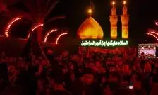 لحظه معنوی سرخ شدن چراغ‌های بین‌الحرمین همزمان با آغاز محرم/ ویدئو