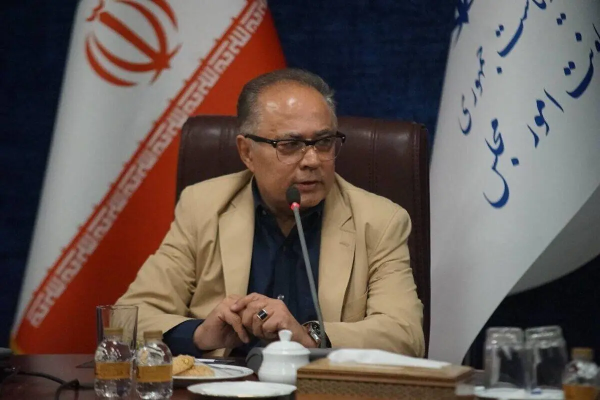 درخواست نزدیکان پزشکیان از شهرام دبیری برای استعفا از معاونت پارلمانی