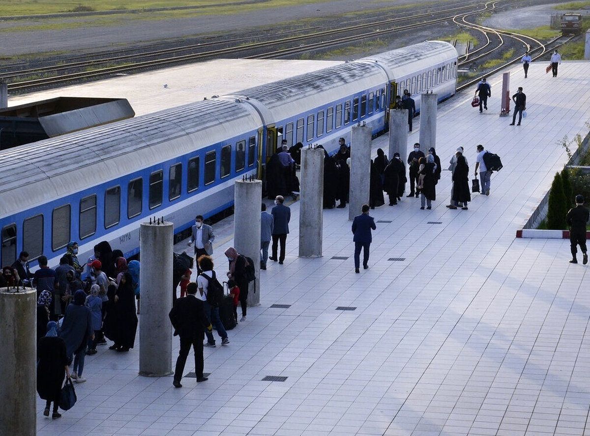 آغاز پیش فروش بلیت قطارهای مسافریِ اردیبهشت ماه از فردا