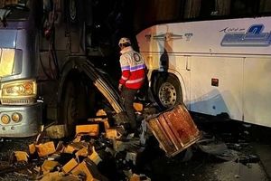 برخورد وحشتناک اتوبوس و تریلی در جاده ارومیه-تبریز /ویدئو