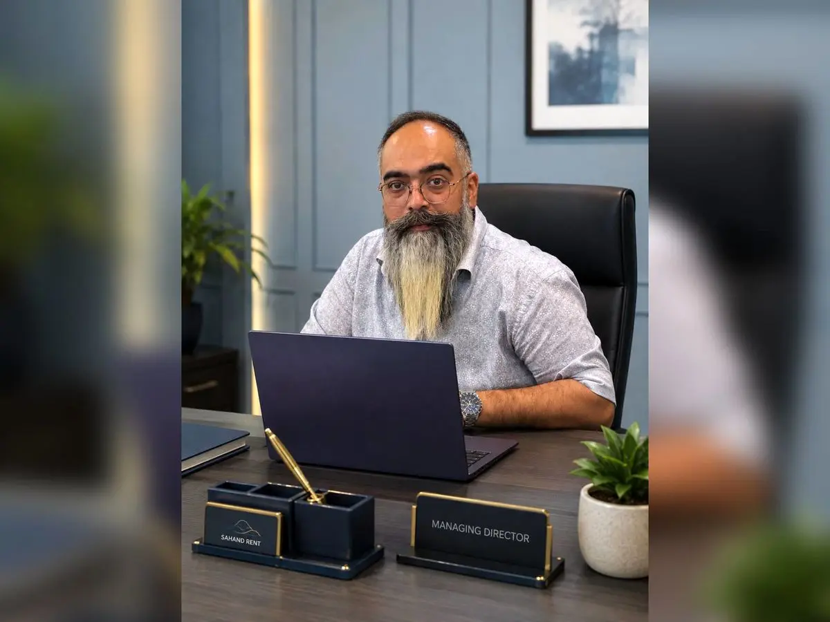 گفت‌وگو با سعید آروان، نخستین دارنده مجوز رسمی اجاره خودروی بدون راننده؛ از چالش های قانونی تا آینده حمل و نقل هوشمند