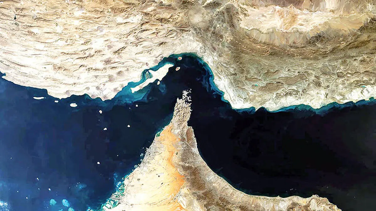  با ابتکار عمل، تنگه هرمز را مدیریت و هوشمندانه کنترل می کنیم