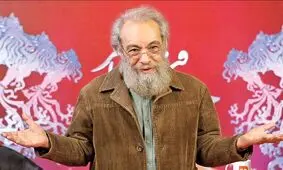 مسعود فراستی: من بین تتلو و ساسی مانکن مانده ام کدام مبتذل تر است!/ ویدئو