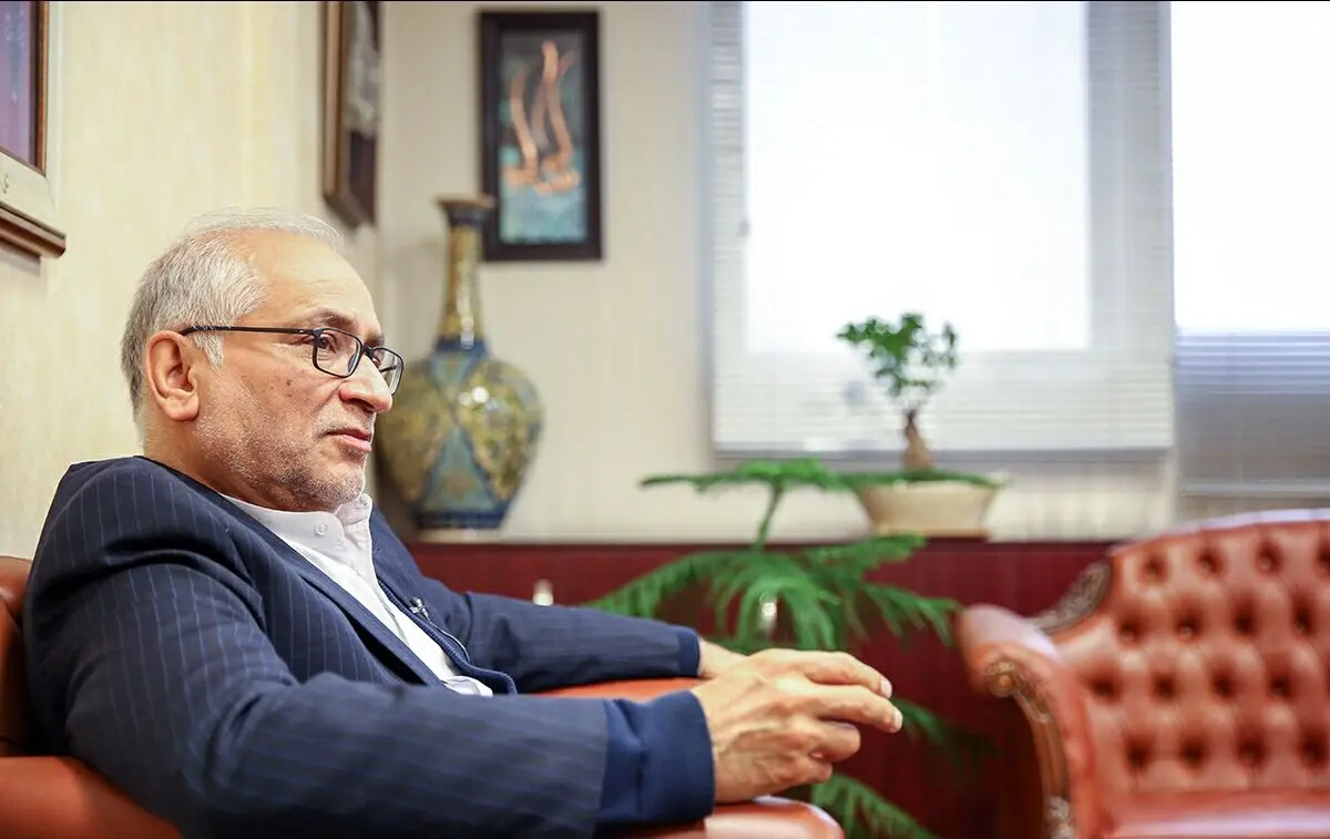 به رئیسی گفتم اگر تورم کنترل نشود نمی‌توانید با تعزیزات و دستور به اقتصاد نرخ‌ها را کنترل کنید