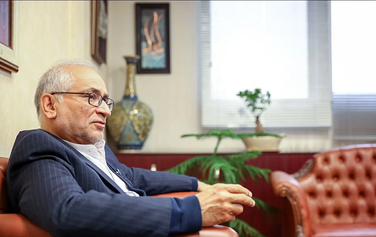 به رئیسی گفتم اگر تورم کنترل نشود نمی‌توانید با تعزیزات و دستور به اقتصاد نرخ‌ها را کنترل کنید