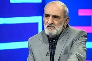 شریعتمداری: برخورد قاطعانه با دلالان و صرافان متخلف باید به بسیجیان سپرده شود