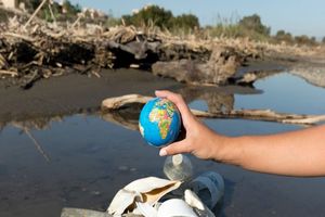 ​آیا پلاستیک کره زمین را خواهد بلعید ؟