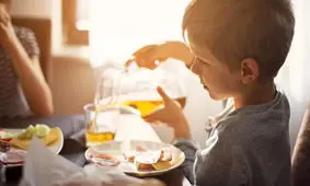 صبحانه به نوجوانان در انتخاب غذای بهتر کمک می‌کند