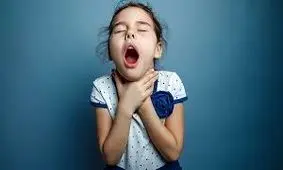 کودک دو ساله چینی ناجی خواهر بزرگترش شد/ ویدئو