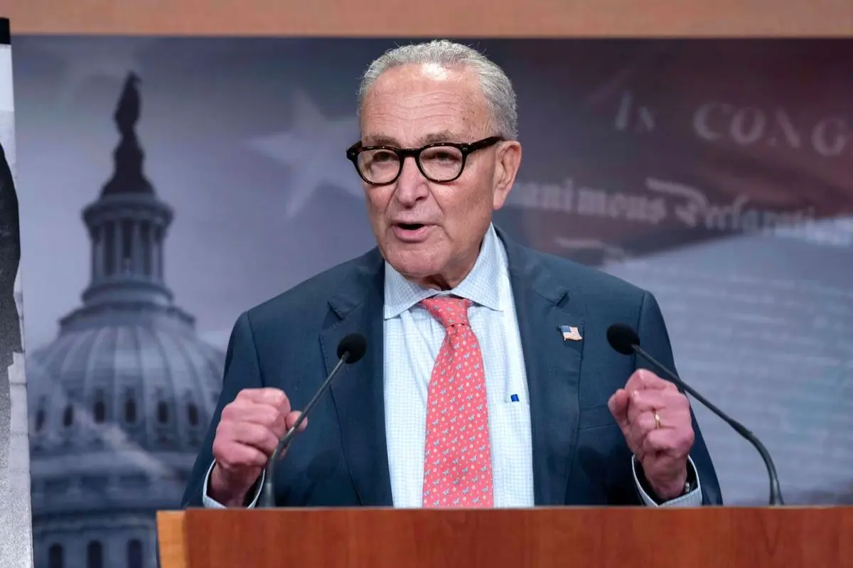 رهبر دموکرات‌های سنا خواستار شفافیت دولت ترامپ در قبال ایران شد