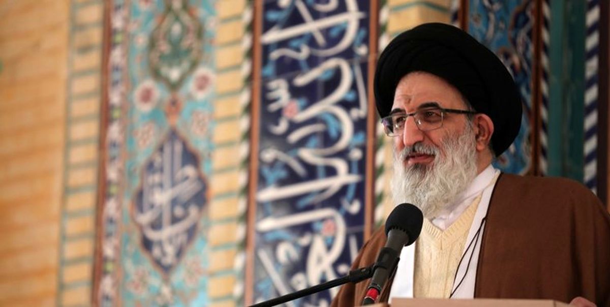 می خواهند با تحریف شخصیت استکبار ستیز امام بگویند که اهل معامله بود