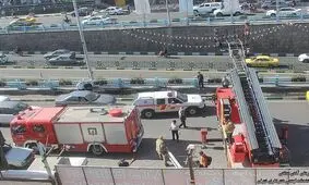 آتش سوزی در ساختمان اداری- مسکونی واقع در خیابان آزادی/ نجات پنج شهروند از میان دود و آتش
