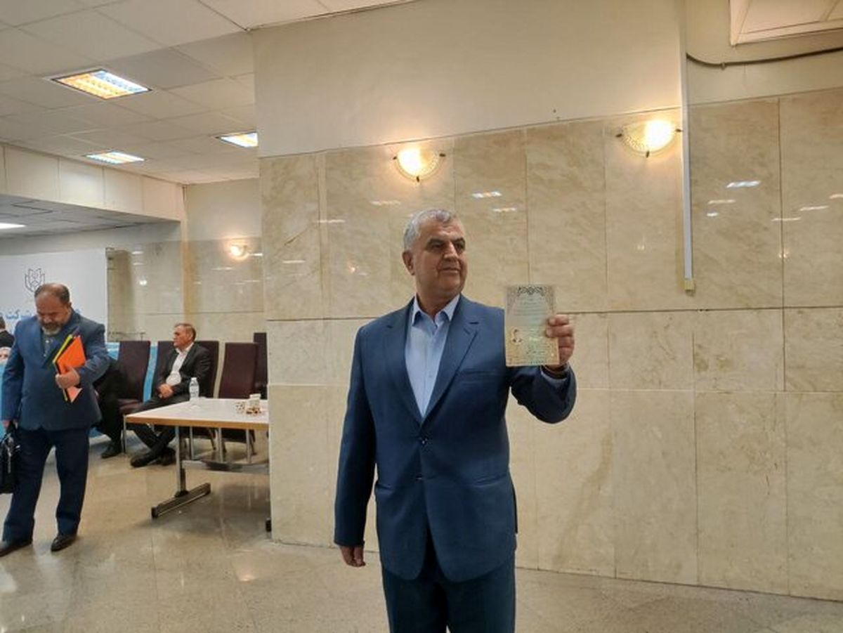 حمید کریمی داوطلب کاندیداتوری انتخابات ریاست جمهوری شد

