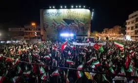 هشدار روزنامه جمهوری اسلامی در مورد منحرف کردن تجمعات شبانه/ برخی صاحبان تریبون به عامل دشمن تبدیل شده اند