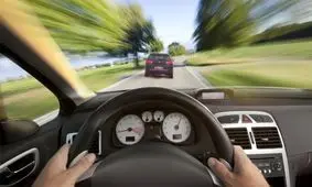 رانندگی خطرناک راننده معلول در جاده مشهد و توقیف خودرو توسط پلیس نیشابور/ ویدئو