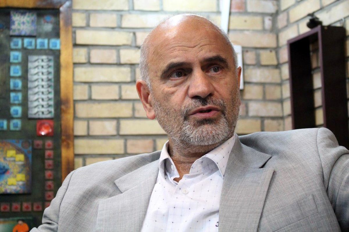 فرشاد مومنی: دانشگاه را خانه اموات کرده اند، نفسی از آن بیرون نمیآید