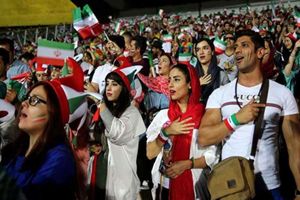 چرا در تهران و مشهد، زنان نمی توانند به ورزشگاه ها بروند؟

