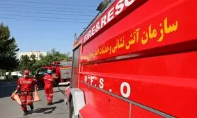 آتش سوزی سنگین سوله ٢ هزار متر مربعی در بزرگراه پیامبر اعظم(ص) مشهد/ عکس

