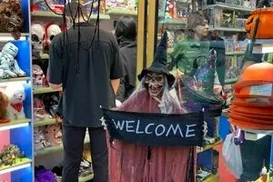 ما را چه به هالووین؟ | واقعا مردم ایران به دنبال هیجان هستند؟ |  کمی بترس تا فراموش کنی!