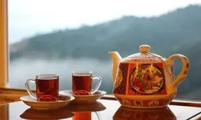 چرا نوشیدن چای پر رنگ مضر است؟