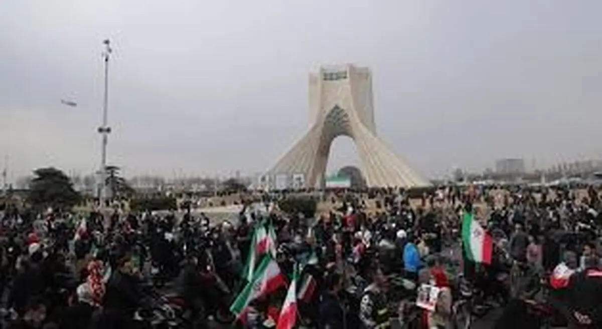 حضور حسن روحانی، محمود واعظی و محمدجواد آذری جهرمی در راهپیمایی ۲۲ بهمن در تهران