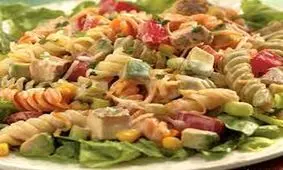 یک شام ساده؛ سالاد پاستا و مرغ ایتالیایی