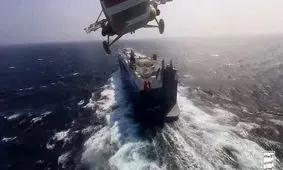 هدف قرار گرفتن 2 کشتی در جنوب غرب بندر یمنی عدن

