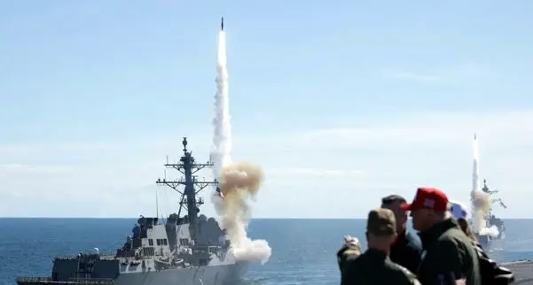 بلومبرگ: میزِ حمله چیده شده | سه گزینه آمریکا برای حمله به ایران | کدام گزینه محتمل‌تر است؟