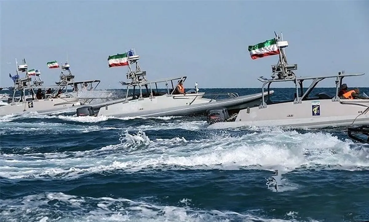 عبور شناورهای نظامی از تنگه هرمز با برخورد سخت مواجه خواهد شد