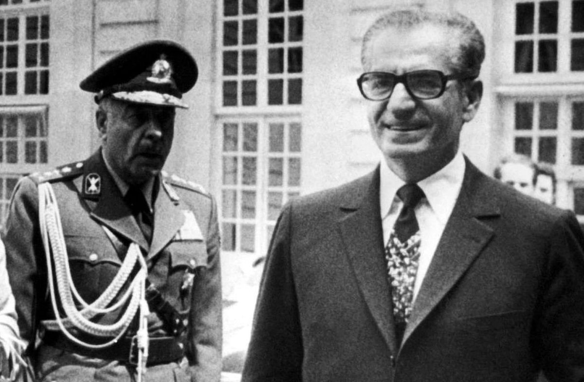 سفر در زمان؛ گشت و گذار زمستانی «محمدرضا پهلوی و خانواده اش» در سوئیس؛ سال 52
