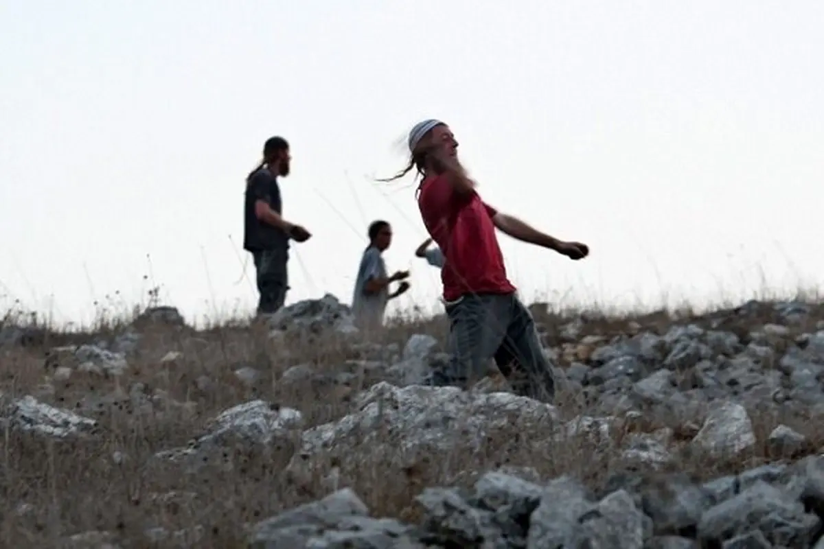 یورش اوباش صهیونیست به شهرک مخماس؛ ۵ نفر زخمی شدند
