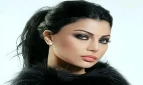 چهره عجیب خواننده زن مشهور قبل از عمل بینی/ عکس