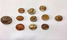 کشف ۱۱ سکه تاریخی در خرم‌آباد