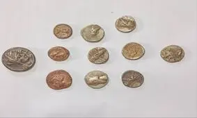 کشف ۱۱ سکه تاریخی در خرم‌آباد