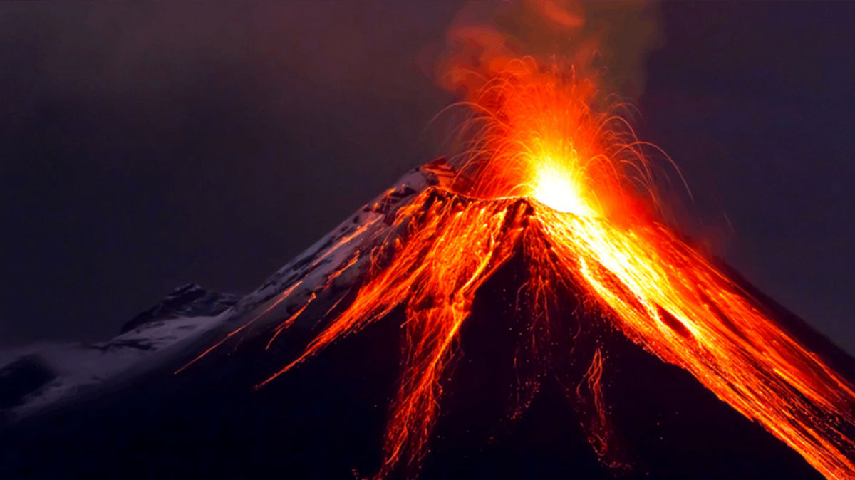 تصاویری وحشتناک از فوران آتشفشان در اندونزی/ ویدئو