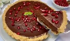 دسر یلدایی با بیسکوییت و شکلات