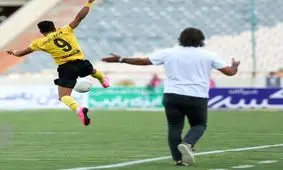 ساپینتو از داوری خشمگین شد!

