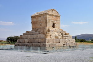 پیاده روی ١٢٠٠ کیلومتری یک شهروند کلاردشتی تا قبر کوروش/ ویدئو