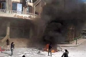 به آتش کشیدن منازل در السویداء به دست عناصر جولانی/ ویدئو