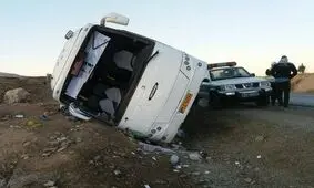 واژگونی اتوبوس یک فوتی و ۴ مجروح برجای گذاشت
